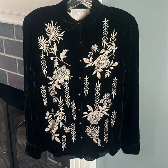 JOHNNY WAS Western Velvet Top - Picture 16 of 16